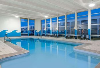 Hotel, Ramada by Wyndham London