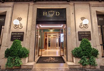 Hotel, Hotel Diana Roof Garden