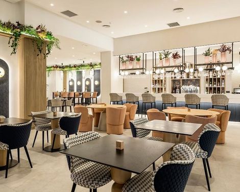 Hotel ILUNION Les Corts-1