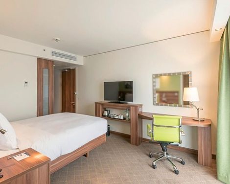 Hampton by Hilton Hamburg City Centre-4