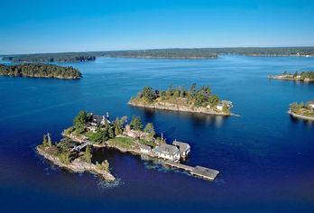 Hotel, Comfort Inn & Suites Thousand Islands Harbour District