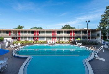 Hotel, Ramada by Wyndham Kissimmee Gateway