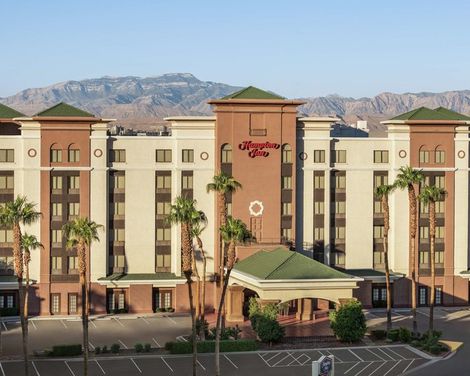 Hampton Inn Tropicana-2