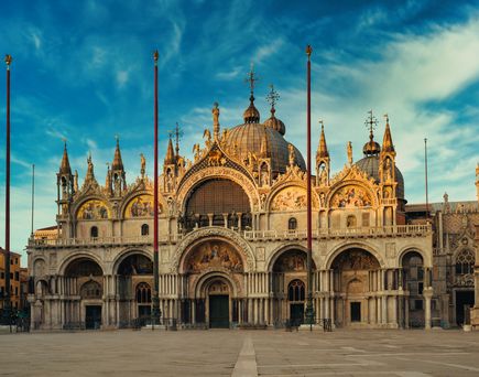 Der Markusplatz in Venedig, Italien, mit dem Markusdom.