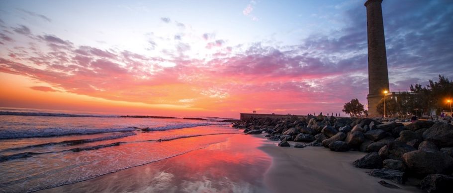 Strand mit Leuchtturm, Gran Canaria
