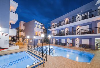 Hotel, Happy Days Studios
