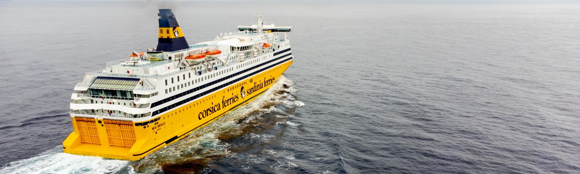 Fähre von Corsica Ferries