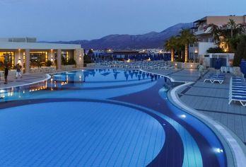 Hotel, Grand Hotel Holiday Resort