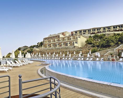 Louis Apostolata Island Resort-0