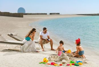 Hotel, Crowne Plaza Abu Dhabi - Yas Island