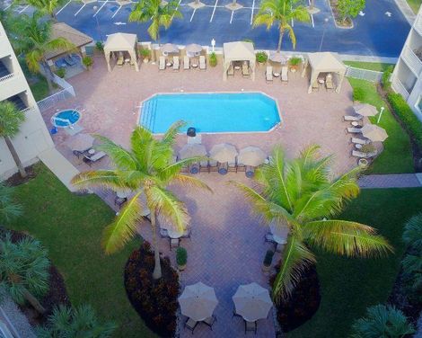 Holiday Inn Express & Suites Naples Downtown - 5th Avenue-0