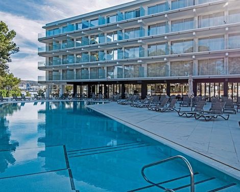 Els Pins Resort & Spa-3