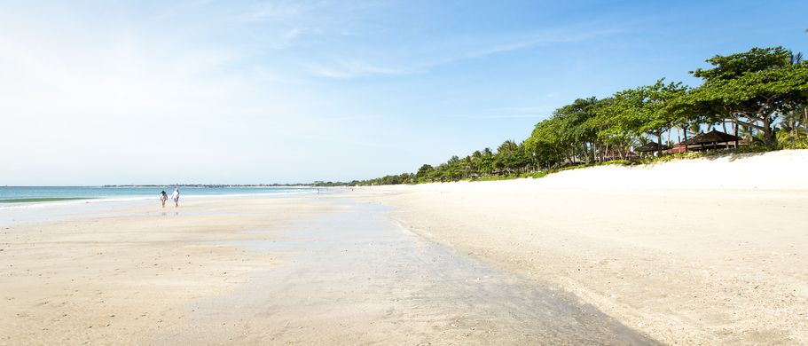 Kilometerlanger Sandstrand Jimbaran