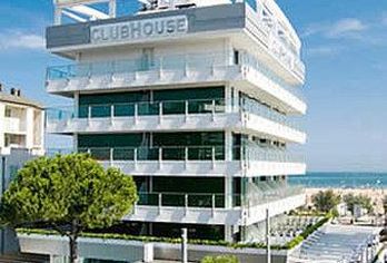 Hotel, Club House