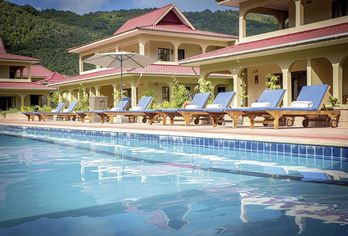 Hotel, The Oasis Hotel Restaurant & Spa