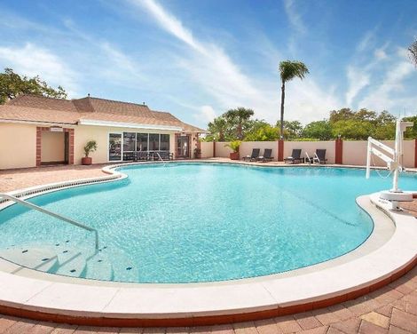 Ramada by Wyndham Tampa Airport Westshore-2