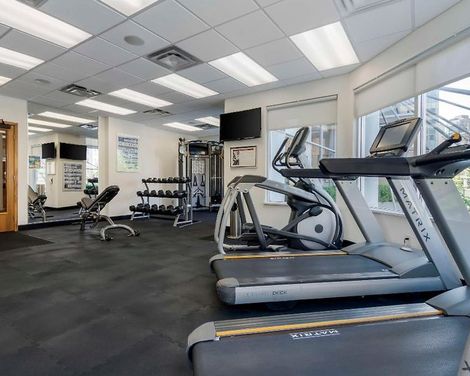 Best Western Premier Chateau Granville Hotel & Suites & Conference Centre-3