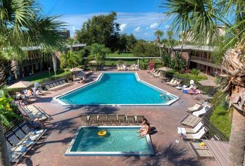 Hotel, Rosen Inn International