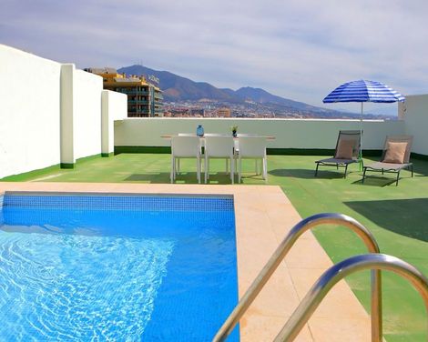 Hotel Apartamentos Pyr Fuengirola-1