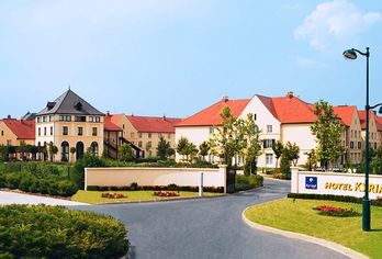 Hotel, Campanile Val de France