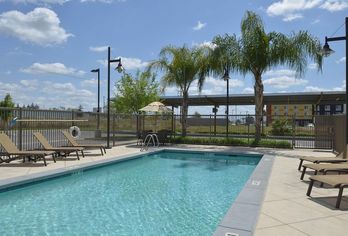 Hampton Inn & Suites Bakersfield North-Airport