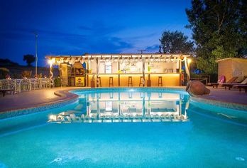 Hotel, Sunny Hill Hotel