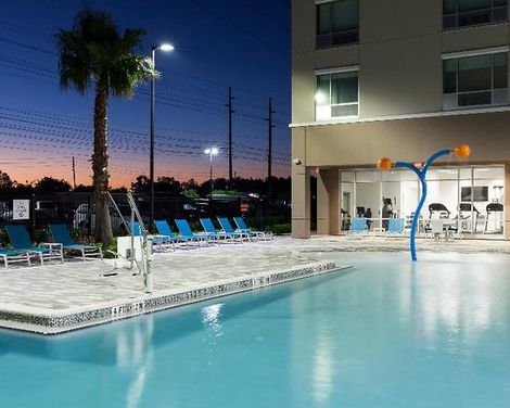 Holiday Inn Express & Suites Orlando At Seaworld-0