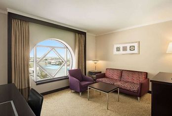 Ramada Plaza by Wyndham Dubai Deira