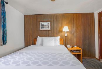 Hotel, Love Hotels at Silver Street in Hurley WI