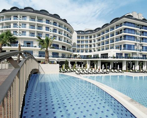 Commodore Elite Suites & Spa-2