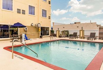 Hotel, Comfort Inn & Suites IAH Bush Airport - East