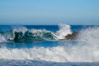 Große Wellen am Atlantischen Ozean