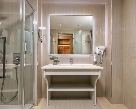 Alexandra Beach Resort & Spa-0