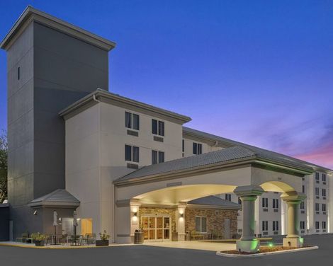 Spark by Hilton Orlando near SeaWorld-1