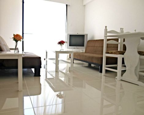 Hilltop Gardens Hotel Apartments-3