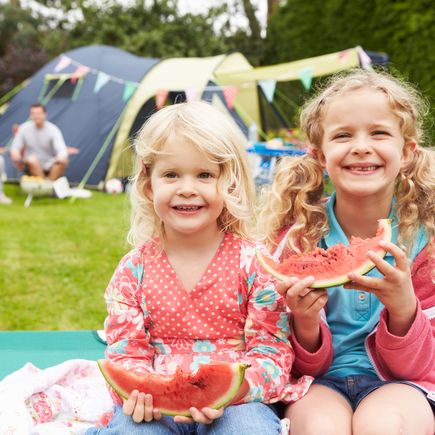 Kinder beim Campen