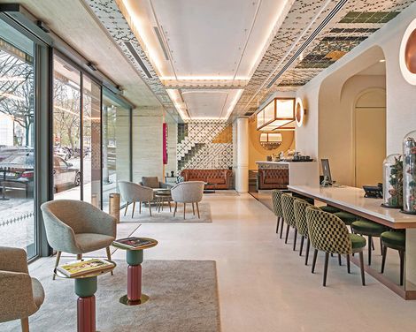 Luster Hotel-2