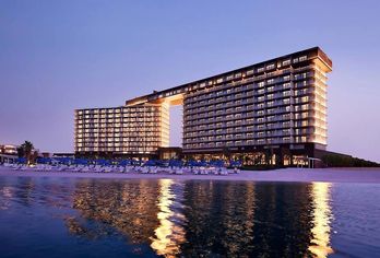 Mövenpick Resort Al Marjan Island
