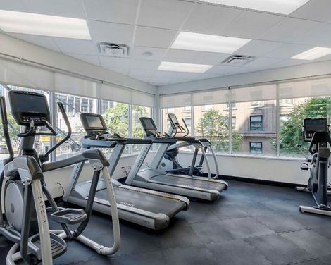 Best Western Premier Chateau Granville Hotel & Suites & Conference Centre-3