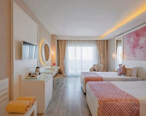 Diamond Premium Hotel & Spa-1