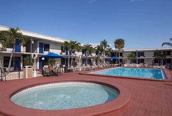 Hotel, Days Inn by Wyndham St. Petersburg / Tampa Bay Area