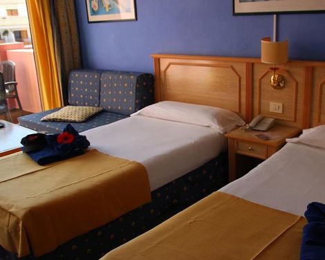 Apartamentos Marola Park-3