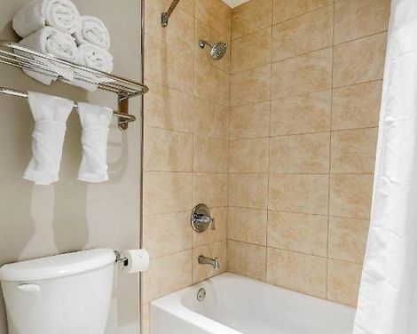 Quality Inn & Suites Kissimmee by The Lake-4