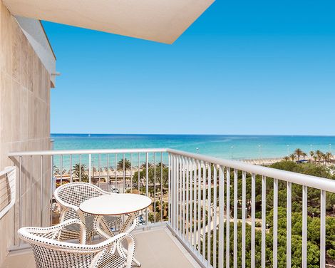 Hotel y Apartamentos Leman-4