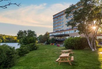 Hotel, Best Western Plus Chocolate Lake Hotel