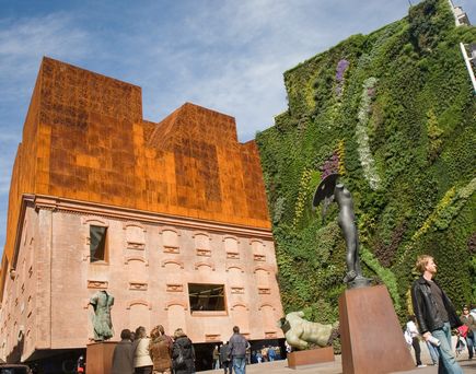 Architektur von aussen des Caixa Forums