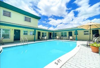 Hotel, Delmar Motel Apartments