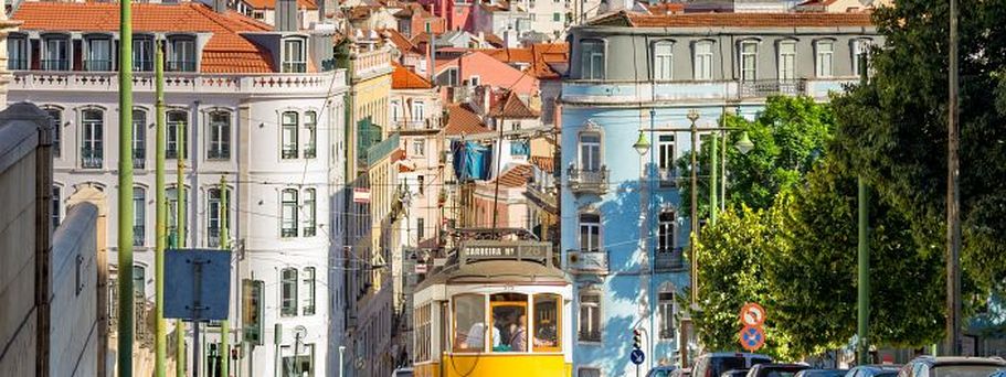 Wohmobiltour Portugal Lissabon Straßenbahn