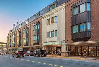 Hotel, The Barrington Hotel