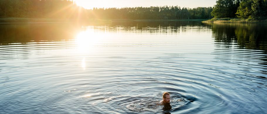 Sommerbad in Schweden